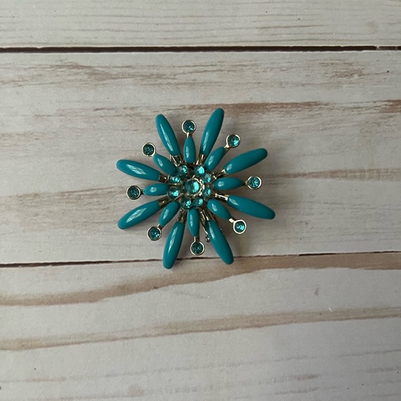 Set of 7 Vintage and vintage Style Brooches - Picture 10 of 15